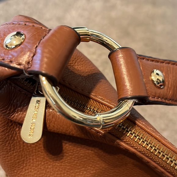 Michael Kors leather purse - Picture 8 of 8